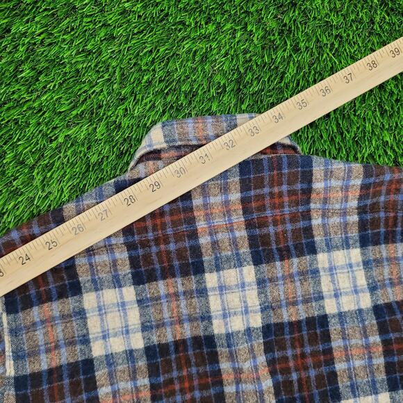 Vintage 90s Woolrich Shadow Plaid Button Shirt Medium 20x29 Flannel - Picture 8 of 11